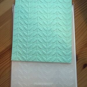 Close to my heart embossing folder